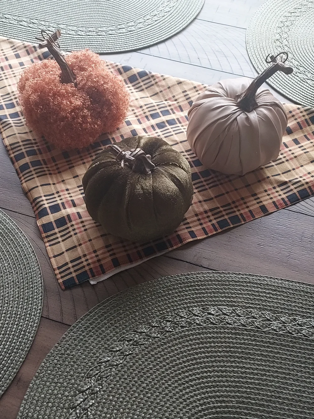 FREE- Fall Pumpkin Decor